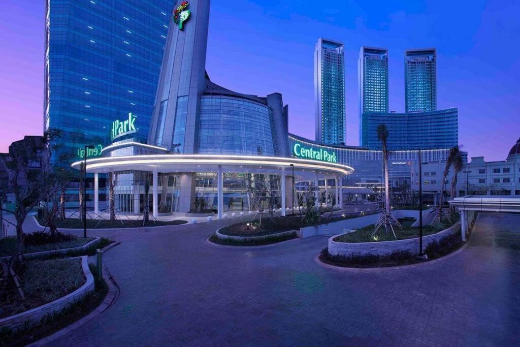Homy 2 Bedroom Apartment Near Shopping Malls Yakarta Exterior foto